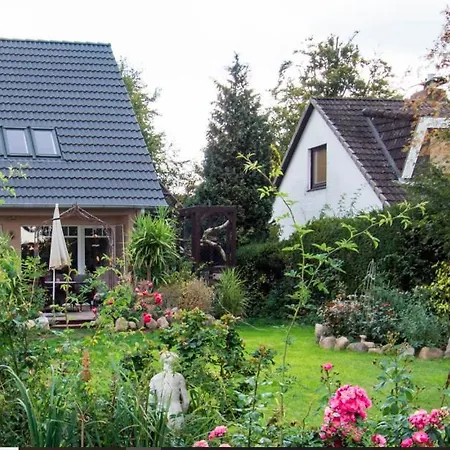 Dachgeschosswohnung Scharbeutz Mit Garten Exterior photo