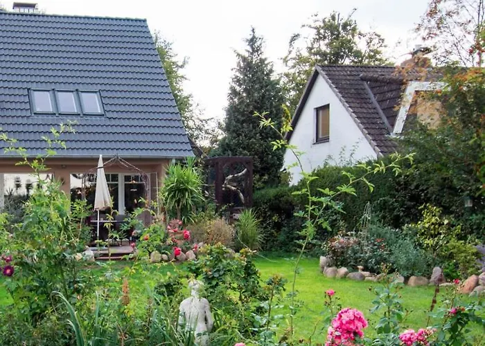 Dachgeschosswohnung Scharbeutz Mit Garten